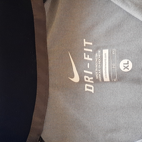 Nike Dri Fit size XL navy blue shirt. - Picture 8 of 11